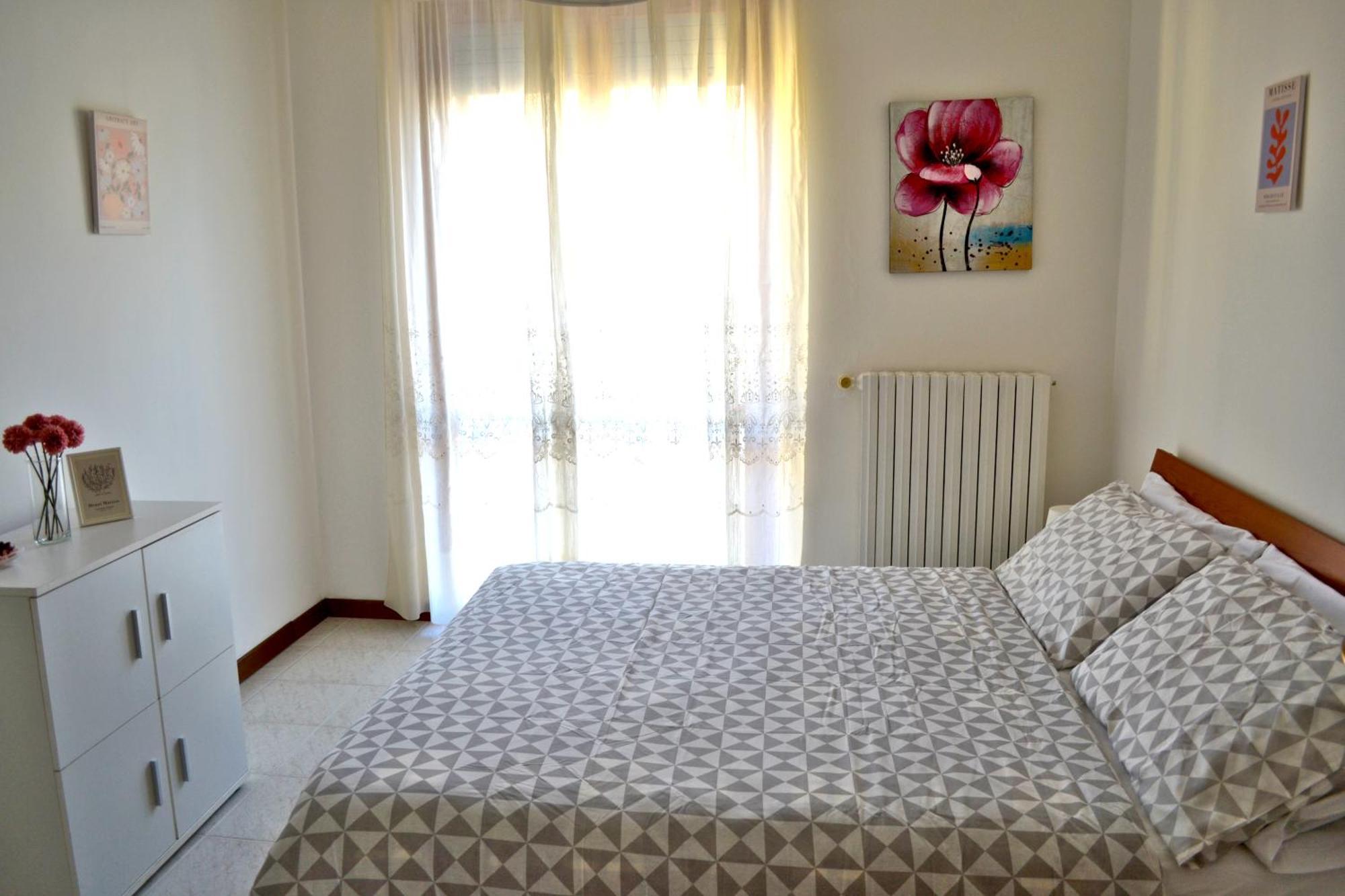 La Dolce Vita - Appartamento Con Parcheggio Privato Vicino Al Centro E All'Ospedale Асті Екстер'єр фото